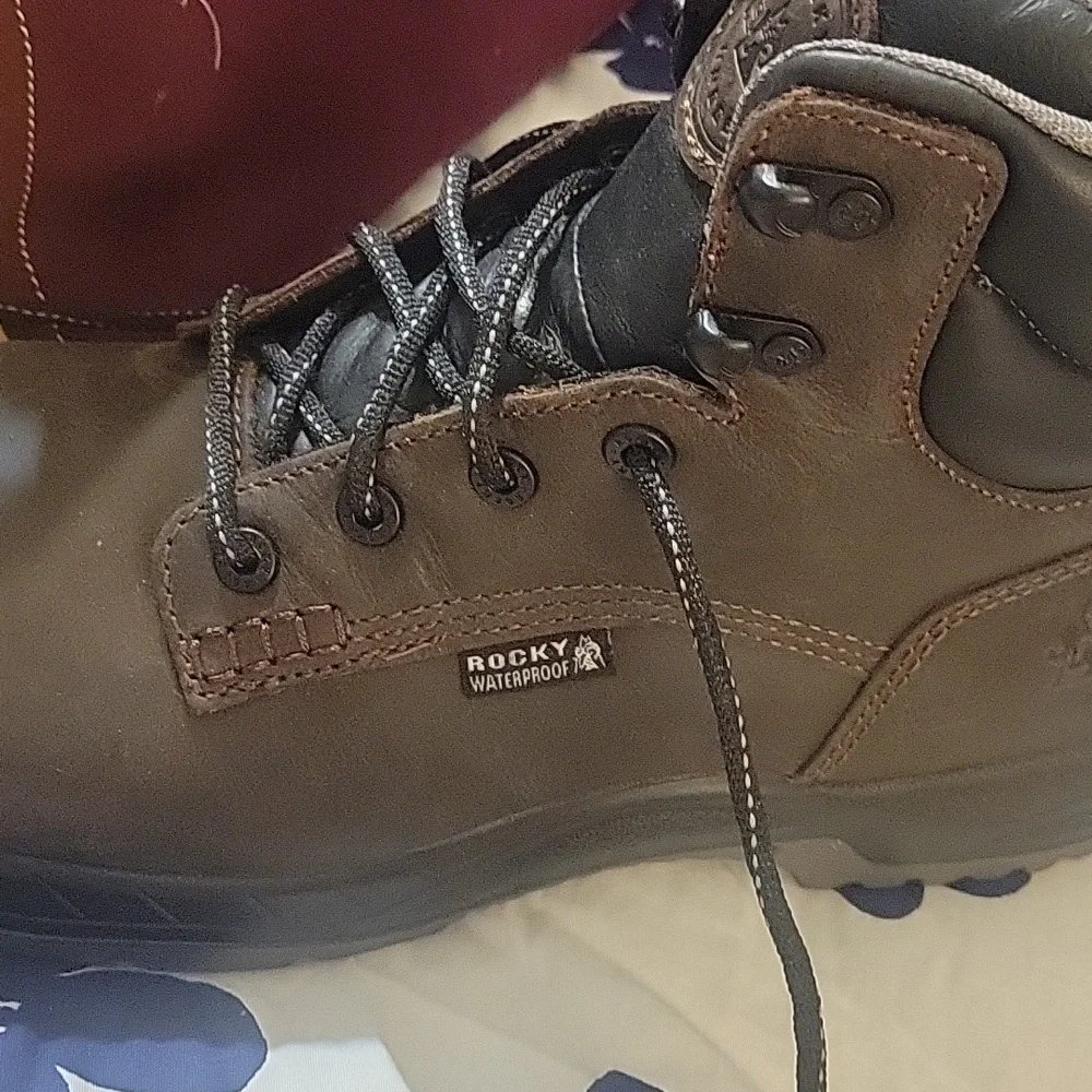 Boots - Picture 2 of 6